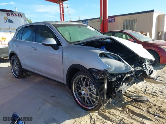 2011 Porsche Cayenne S with VIN WP1AB2A2XBLA44131, listed as a IAAI auction lot 41063172 with 1 mi miles. Bid and sale history available at carsss.com. Image 13.