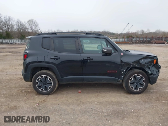 2017 Jeep Renegade Trailhawk z VIN ZACCJBCB9HPG55038, wystawiony jako IAAI lot #41737043 z przebiegiem 103 488 mil mil oraz . Historia ofert i sprzedaży dostępna na DreamBid. Obrazek 14.