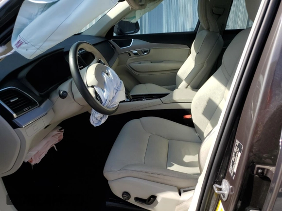 2024 Volvo XC90 Core Bright Theme with VIN YV4L12PK8R1204661, listed as a Copart auction lot 51439165 with 48,382 mi miles and Clean Title. Bid and sale history available at carsss.com. Image 7.