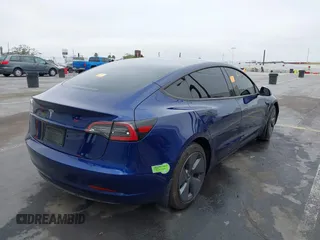 2023 Tesla Model 3 z VIN 5YJ3E1EA0PF481160, wystawiony jako IAAI lot #42704086 z przebiegiem 23 308 mil mil oraz . Historia ofert i sprzedaży dostępna na DreamBid. Obrazek 4.