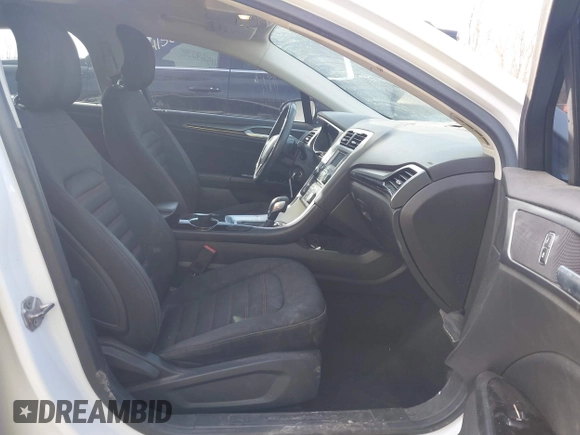 2014 Ford Fusion SE with VIN 3FA6P0H98ER272236, listed as a IAAI auction lot 41624642 with 201,930 mi miles. Bid and sale history available at carsss.com. Image 5.