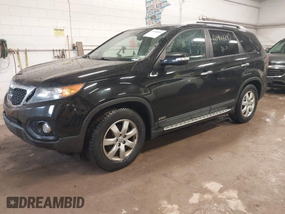 2012 Kia Sorento LX with VIN 5XYKTDA22CG283040, listed as a IAAI auction lot 41948892 with 266,330 mi miles. Bid and sale history available at carsss.com. Image 2.