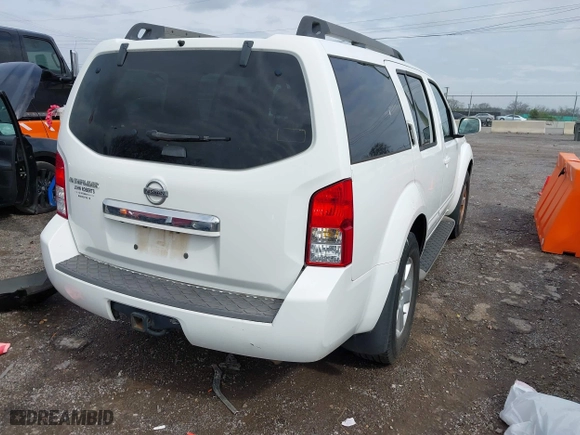 2012 Nissan Pathfinder SV with VIN 5N1AR1NN4CC607893, listed as a IAAI auction lot 41942452 with 200,937 mi miles. Bid and sale history available at carsss.com. Image 4.