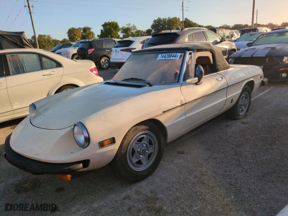 1982 Alfa Romeo Alfa Romeo Veloce with VIN ZARBA5414C1014655, listed as a Copart auction lot 74420044 with 63,266 mi miles and Salvage Title. Bid and sale history available at carsss.com. Image 1.