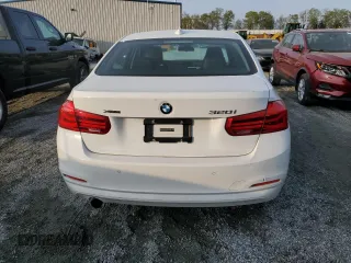 2017 BMW 3 Series 320i xDrive z VIN WBA8E5G56HNU41632, wystawiony jako Copart lot #51628865 z przebiegiem 45 978 mil mil oraz Szkoda całkowita • Salvage title. Historia ofert i sprzedaży dostępna na DreamBid. Obrazek 6.