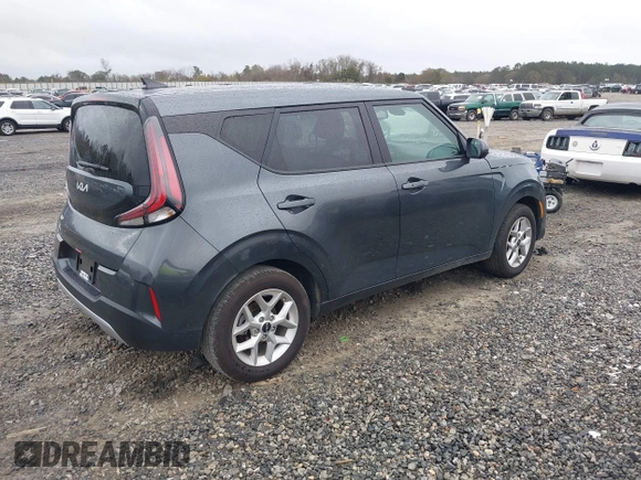 2024 Kia Soul LX with VIN KNDJ23AU9R7917623, listed as a IAAI auction lot 41209471 with 17,536 mi miles. Bid and sale history available at carsss.com. Image 4.