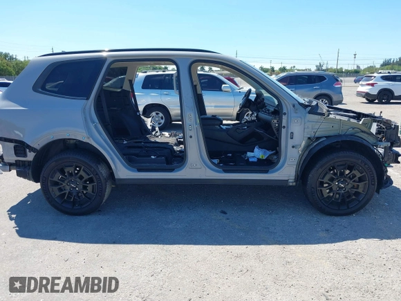 2022 Kia Telluride EX with VIN 5XYP3DHC3NG274032, listed as a IAAI auction lot 41845975 with 53,678 mi miles and . Bid and sale history available at carsss.com. Image 14.