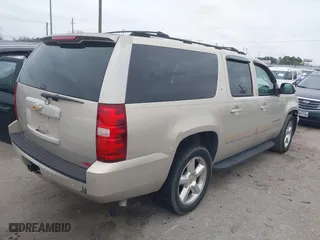 2007 Chevrolet Suburban LT with VIN 3GNFC16J77G130510, listed as a IAAI auction lot 41378042 with 152,459 mi miles. Bid and sale history available at carsss.com. Image 4.