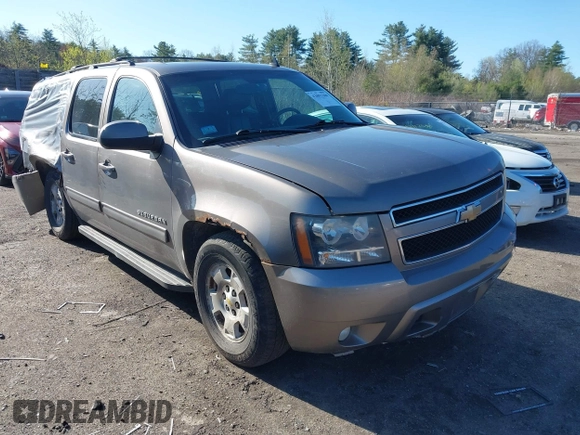 2011 Chevrolet Suburban LT с VIN 1GNSKJE3XBR126576, выставлен на аукционе IAAI как лот 42093300 с пробегом 255 976 миль миль и . История ставок и продаж доступна на DreamBid. Изображение 13.