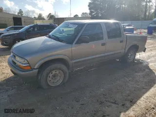 2003 Chevrolet S-10 LS with VIN 1GCDT13X33K174368, listed as a Copart auction lot 47728305 with 125,151 mi miles and Salvage Title. Bid and sale history available at carsss.com. Image 1.