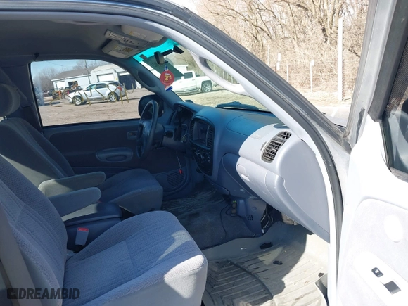 2002 Toyota Tundra SR5 with VIN 5TBBT44192S275420, listed as a IAAI auction lot 41824023 with 153,054 mi miles. Bid and sale history available at carsss.com. Image 5.