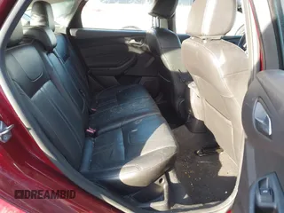 2014 Ford Focus SE z VIN 1FADP3K26EL422900, wystawiony jako IAAI lot #41553993 z przebiegiem 98 013 mil mil oraz . Historia ofert i sprzedaży dostępna na DreamBid. Obrazek 8.