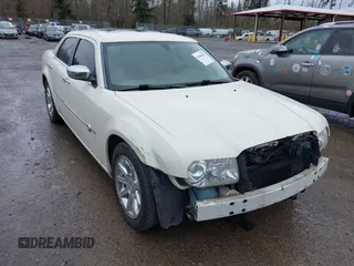 2008 Chrysler 300 C Hemi with VIN 2C3LA63H88H157821, listed as a IAAI auction lot 41666022 with 144,575 mi miles. Bid and sale history available at carsss.com. Image 1.