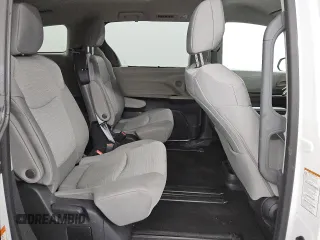 2024 Toyota Sienna LE with VIN 5TDKRKEC7RS190662, listed as a Copart auction lot 51092865 with 34,083 mi miles and Clean Title. Bid and sale history available at carsss.com. Image 11.