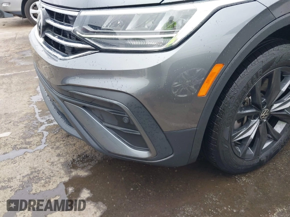 2022 Volkswagen Tiguan SE with VIN 3VV3B7AX7NM008114, listed as a IAAI auction lot 41843315 with 42,016 mi miles and . Bid and sale history available at DreamBid. Image 6.
