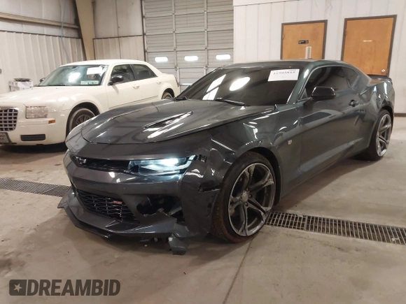 2018 Chevrolet Camaro 2SS with VIN 1G1FH1R76J0190616, listed as a IAAI auction lot 41595815 with 33,084 mi miles and . Bid and sale history available at DreamBid. Image 17.