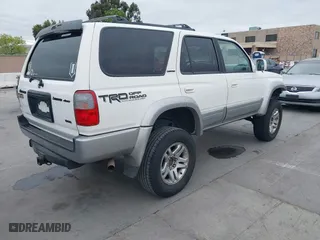 2000 Toyota 4Runner Limited with VIN JT3HN87RXY9042078, listed as a IAAI auction lot 42024205 with 263,487 mi miles. Bid and sale history available at carsss.com. Image 4.