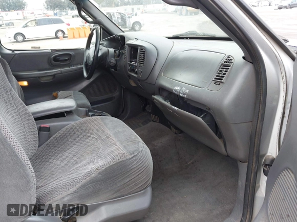 2000 Ford F-150 XL with VIN 1FTRX17W0YKA70861, listed as a IAAI auction lot 42096438 with 1 mi miles. Bid and sale history available at carsss.com. Image 5.