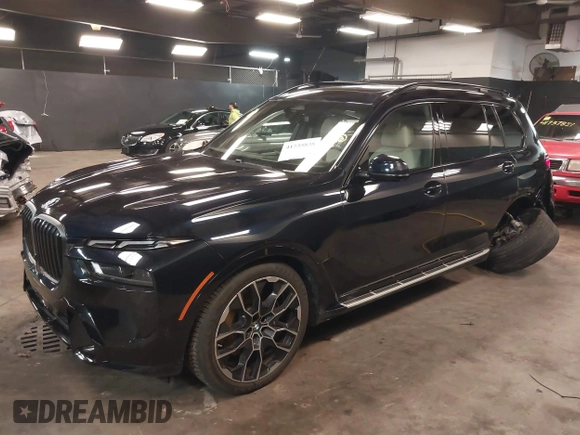 2025 BMW X7 xDrive40i with VIN 5UX23EM02S9X10070, listed as a IAAI auction lot 41735838 with 5,523 mi miles. Bid and sale history available at carsss.com. Image 17.