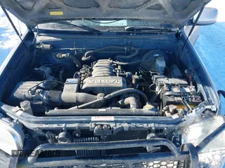 2005 Toyota Tundra SR5 with VIN 5TBDT44185S492924, listed as a IAAI auction lot 41625997 with 223,448 mi miles and . Bid and sale history available at DreamBid. Image 10.
