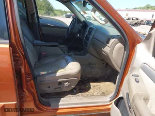 2004 Mercury Mountaineer Convenience with VIN 4M2DU66WX4ZJ03054, listed as a IAAI auction lot 42041152 with 280,326 mi miles. Bid and sale history available at carsss.com. Image 5.