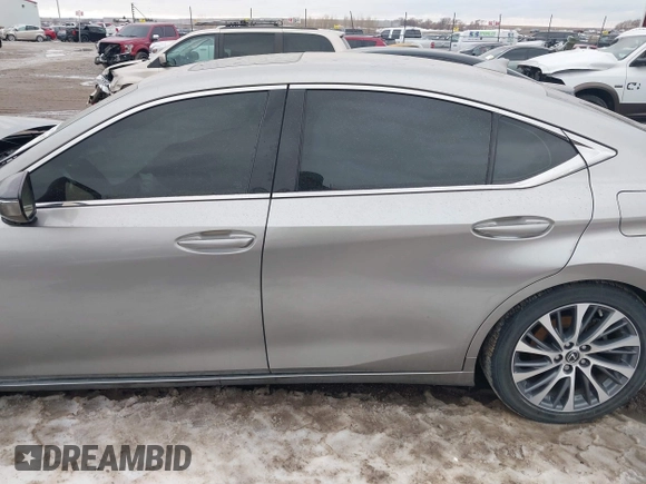 2021 Lexus ES with VIN 58ADZ1B15MU107499, listed as a IAAI auction lot 41742998 with 1 mi miles. Bid and sale history available at carsss.com. Image 14.