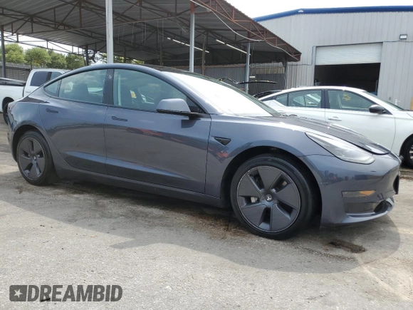 2022 Tesla Model 3 z VIN 5YJ3E1EA1NF368573, wystawiony jako Copart lot #58290615 z przebiegiem 83 229 mil mil oraz Czysty tytuł • Clean title. Historia ofert i sprzedaży dostępna na DreamBid. Obrazek 4.