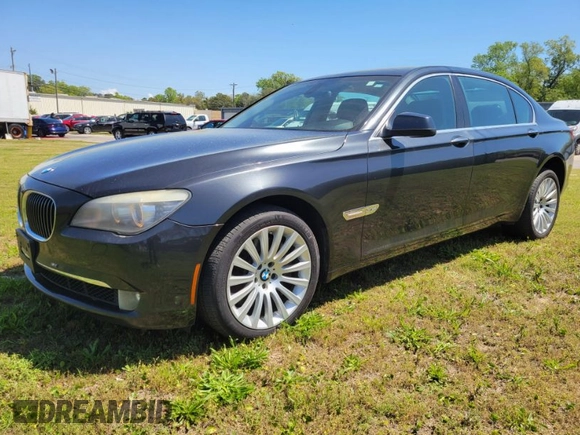 2011 BMW 7 Series 750Li xDrive с VIN WBAKC8C53BC432134, выставлен на аукционе IAAI как лот 42031980 с пробегом 178 018 миль миль и . История ставок и продаж доступна на DreamBid. Изображение 1.