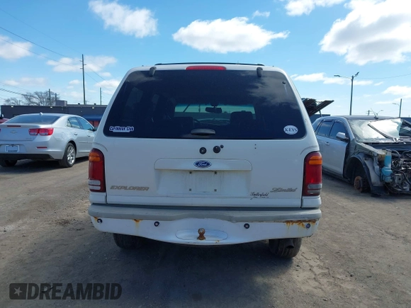 2000 Ford Explorer z VIN 1FMZU85P3YZA94717, wystawiony jako IAAI lot #42029041 z przebiegiem 218 304 mil mil oraz . Historia ofert i sprzedaży dostępna na DreamBid. Obrazek 15.
