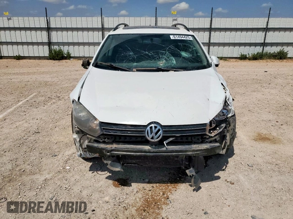 2014 Volkswagen Jetta TDI w/Sunroof & Nav с VIN 3VWPL7AJ4EM621135, выставлен на аукционе Copart как лот 61494425 с пробегом 52 781 миль миль и Списание • Salvage title. История ставок и продаж доступна на DreamBid. Изображение 5.