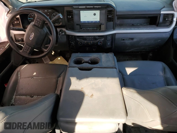 2023 Ford F-350 z VIN 1FT8X3BA6PED15808, wystawiony jako Copart lot #72426324 z przebiegiem 36 913 mil mil oraz Szkoda całkowita • Salvage title. Historia ofert i sprzedaży dostępna na DreamBid. Obrazek 8.