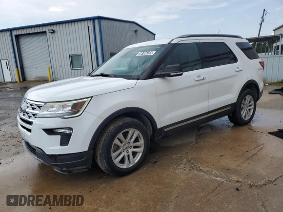 2019 Ford Explorer XLT z VIN 1FM5K8D83KGA63565, wystawiony jako Copart lot #59704295 z przebiegiem 90 470 mil mil oraz Czysty tytuł • Clean title. Historia ofert i sprzedaży dostępna na DreamBid. Obrazek 1.