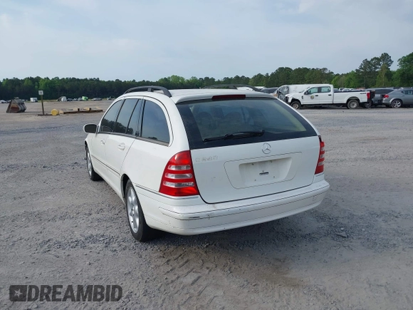 2004 Mercedes-Benz C 240 z VIN WDBRH61J94F511752, wystawiony jako IAAI lot #42100396 z przebiegiem 217 183 mil mil oraz . Historia ofert i sprzedaży dostępna na DreamBid. Obrazek 3.