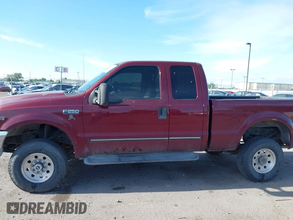 2000 Ford F-250 XL z VIN 1FTNX21L7YEC32700, wystawiony jako IAAI lot #42230855 z przebiegiem 195 662 mil mil oraz . Historia ofert i sprzedaży dostępna na DreamBid. Obrazek 6.