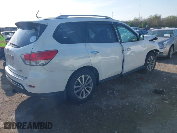 2014 Nissan Pathfinder SV with VIN 5N1AR2MN2EC735446, listed as a IAAI auction lot 41893013 with 149,799 mi miles. Bid and sale history available at carsss.com. Image 4.