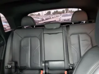 2020 Audi Q3 S line Premium Plus z VIN WA1EECF34L1028676, wystawiony jako Copart lot #65949965 z przebiegiem 80 838 mil mil oraz Czysty tytuł • Clean title. Historia ofert i sprzedaży dostępna na DreamBid. Obrazek 10.