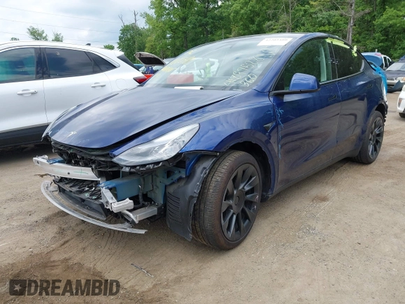2024 Tesla Model Y Long Range z VIN 7SAYGDEE4RA247532, wystawiony jako IAAI lot #42205480 z przebiegiem 21 273 mil mil oraz . Historia ofert i sprzedaży dostępna na DreamBid. Obrazek 2.