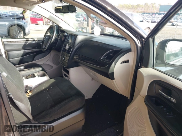 2012 Chrysler Town & Country Touring z VIN 2C4RC1BG2CR159420, wystawiony jako IAAI lot #41035284 z przebiegiem 142 529 mil mil oraz . Historia ofert i sprzedaży dostępna na DreamBid. Obrazek 5.