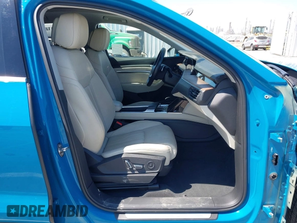 2019 Audi e-tron Prestige with VIN WA1VABGE1KB020498, listed as a IAAI auction lot 42663242 with 46,258 mi miles and . Bid and sale history available at DreamBid. Image 5.