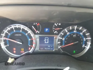 2019 Toyota 4Runner SR5 with VIN JTEBU5JR6K5675926, listed as a Copart auction lot 61691815 with 86,346 mi miles and Clean title. Bid and sale history available at DreamBid. Image 9.