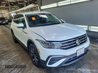 2024 Volkswagen Tiguan SE с VIN 3VV3B7AX4RM085495, выставлен на аукционе IAAI как лот 42796456 с пробегом 34 680 миль миль и . История ставок и продаж доступна на DreamBid. Изображение 12.