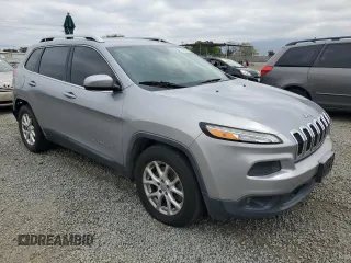 2014 Jeep Cherokee Latitude with VIN 1C4PJLCB1EW241645, listed as a Copart auction lot 55886855 with 183,081 mi miles and Clean Title. Bid and sale history available at DreamBid. Image 4.