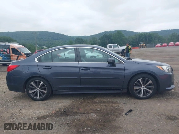 2015 Subaru Legacy Limited z VIN 4S3BNAL6XF3035913, wystawiony jako IAAI lot #42621912 z przebiegiem 159 602 mil mil oraz . Historia ofert i sprzedaży dostępna na DreamBid. Obrazek 13.