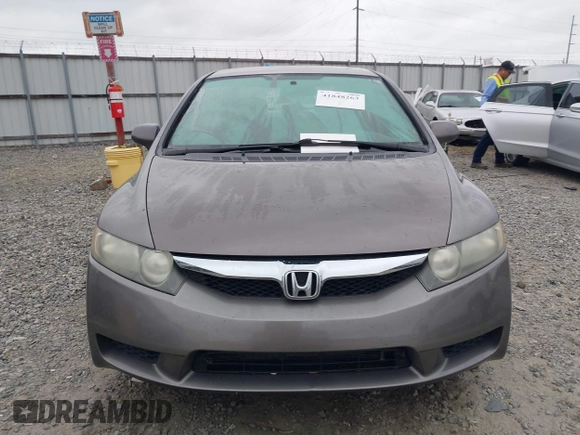 2009 Honda Civic LX z VIN 1HGFA16539L005299, wystawiony jako IAAI lot #41848263 z przebiegiem 169 019 mil mil oraz . Historia ofert i sprzedaży dostępna na DreamBid. Obrazek 12.