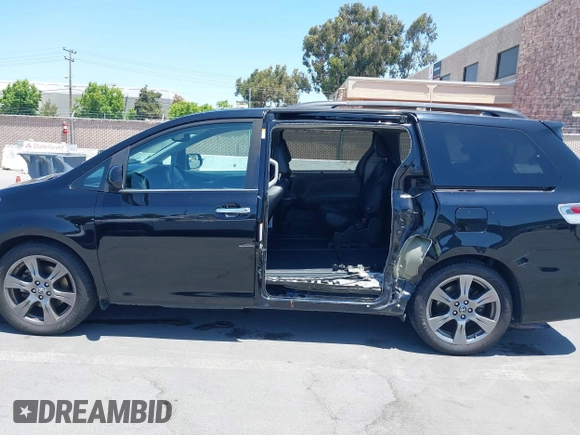 2019 Toyota Sienna SE z VIN 5TDXZ3DC9KS986994, wystawiony jako IAAI lot #42553898 z przebiegiem 88 315 mil mil oraz . Historia ofert i sprzedaży dostępna na DreamBid. Obrazek 15.