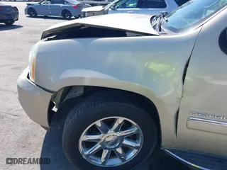 2013 GMC Yukon XL Denali with VIN 1GKS2MEF2DR244780, listed as a IAAI auction lot 41994097 with 65,477 mi miles. Bid and sale history available at carsss.com. Image 17.