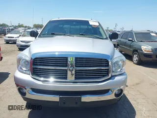 2008 Dodge 1500 SLT z VIN 1D7HU18208S623689, wystawiony jako IAAI lot #42402354 z przebiegiem 193 289 mil mil oraz . Historia ofert i sprzedaży dostępna na DreamBid. Obrazek 6.