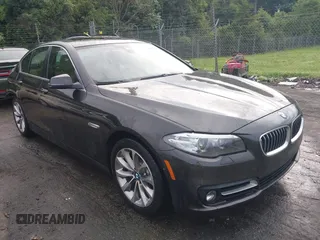 2016 BMW 5 Series 528i z VIN WBA5A5C57GG349596, wystawiony jako IAAI lot #42733511 z przebiegiem 86 064 mil mil oraz . Historia ofert i sprzedaży dostępna na DreamBid. Obrazek 1.