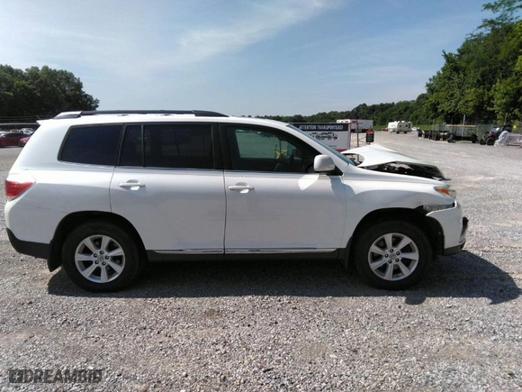 2011 Toyota Highlander with VIN 5TDBK3EH3BS081157, listed as a IAAI auction lot 39747506 with 297,751 mi miles. Bid and sale history available at carsss.com. Image 14.
