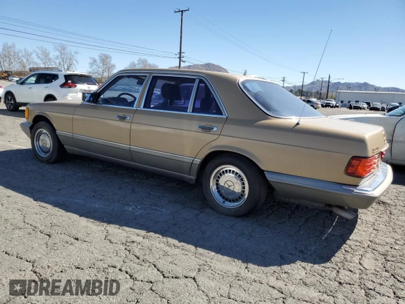 1987 Mercedes-Benz 560 with VIN WDBCA39D1HA280016, listed as a Copart auction lot 46277905 with 151,078 mi miles and Clean Title. Bid and sale history available at DreamBid. Image 2.